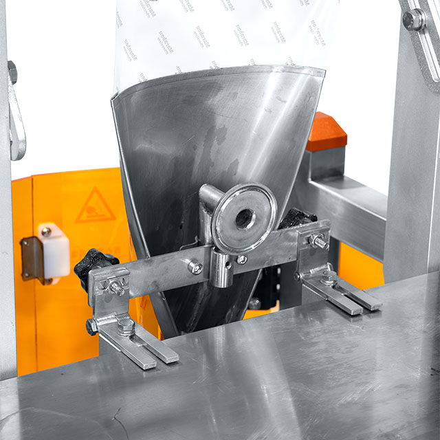 Automatic Rotor Pump Liquid Pasta Filling 3 Side Sealing Packing Machine FSL-GTX100